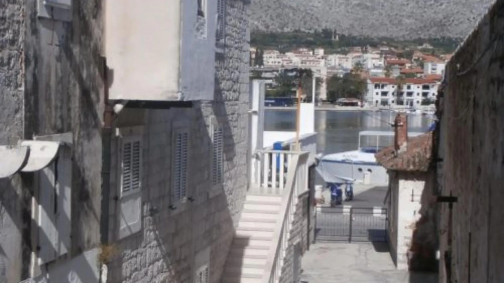 Klaudija'S Charming Apartments & Rooms Trogir Guest house